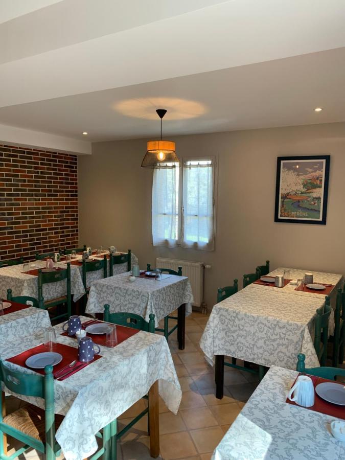 Logis-Hotel Restaurant Auberge Les Vallees Du Perche Vichères Dış mekan fotoğraf