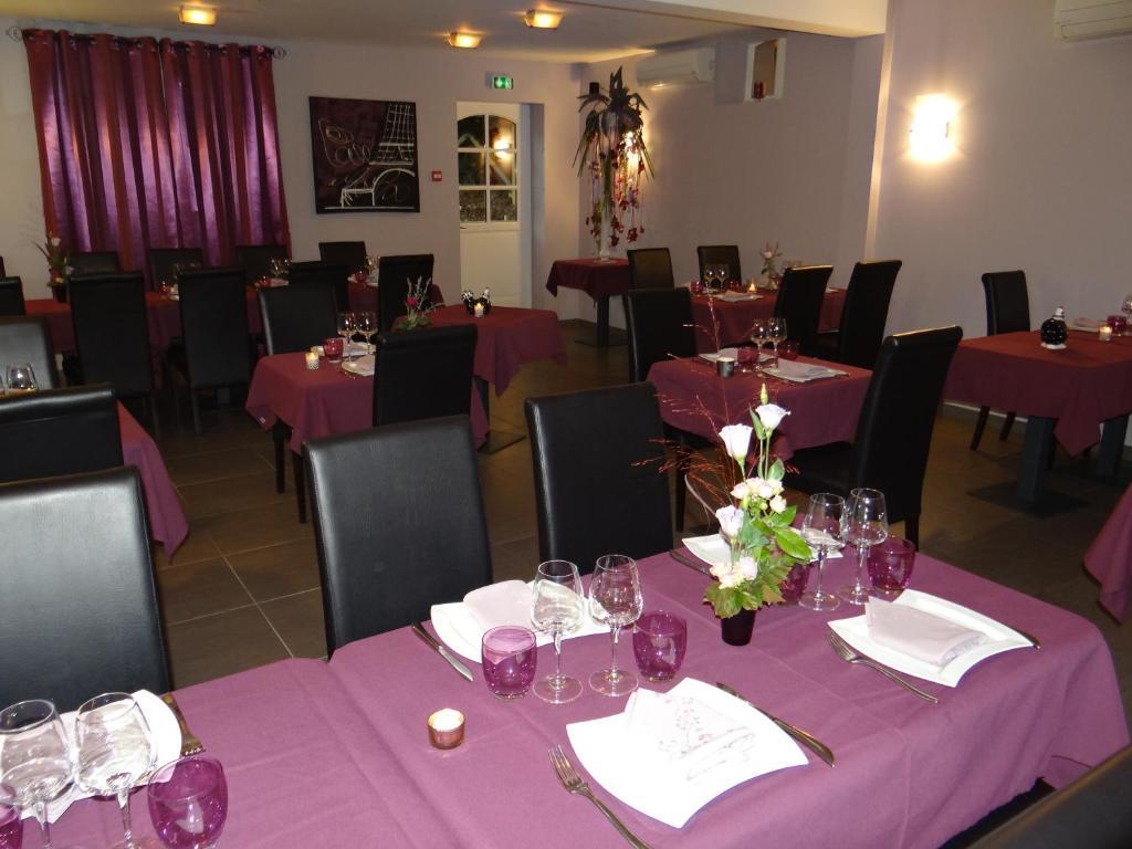 Logis-Hotel Restaurant Auberge Les Vallees Du Perche Vichères Dış mekan fotoğraf